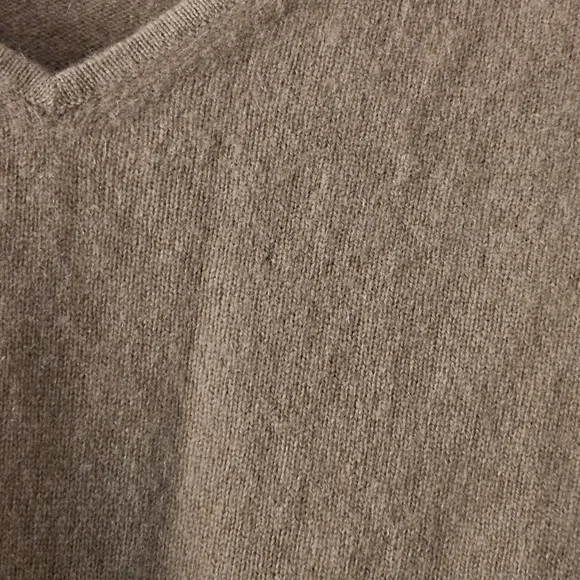 MaxMara Cashmere V-Neck Crop Sweater - Picture 5 of 7